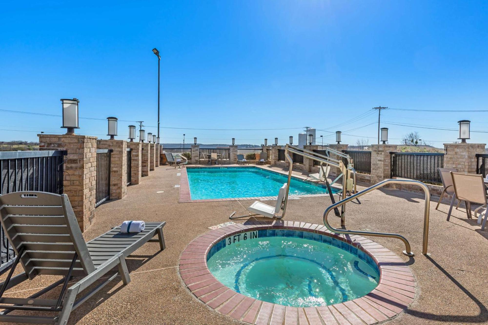 Best Western Club House Inn & Suites Mineral Wells Εξωτερικό φωτογραφία